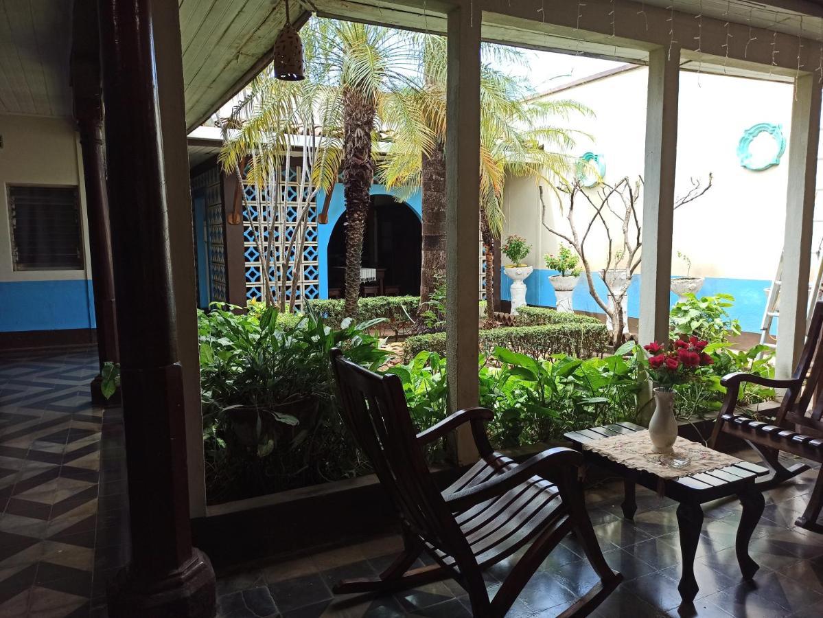 Hostal Harvest House León 外观 照片
