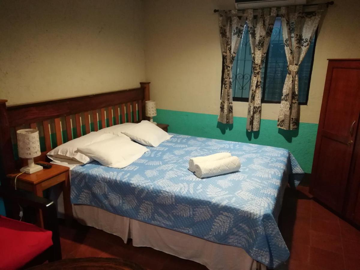 Hostal Harvest House León 外观 照片