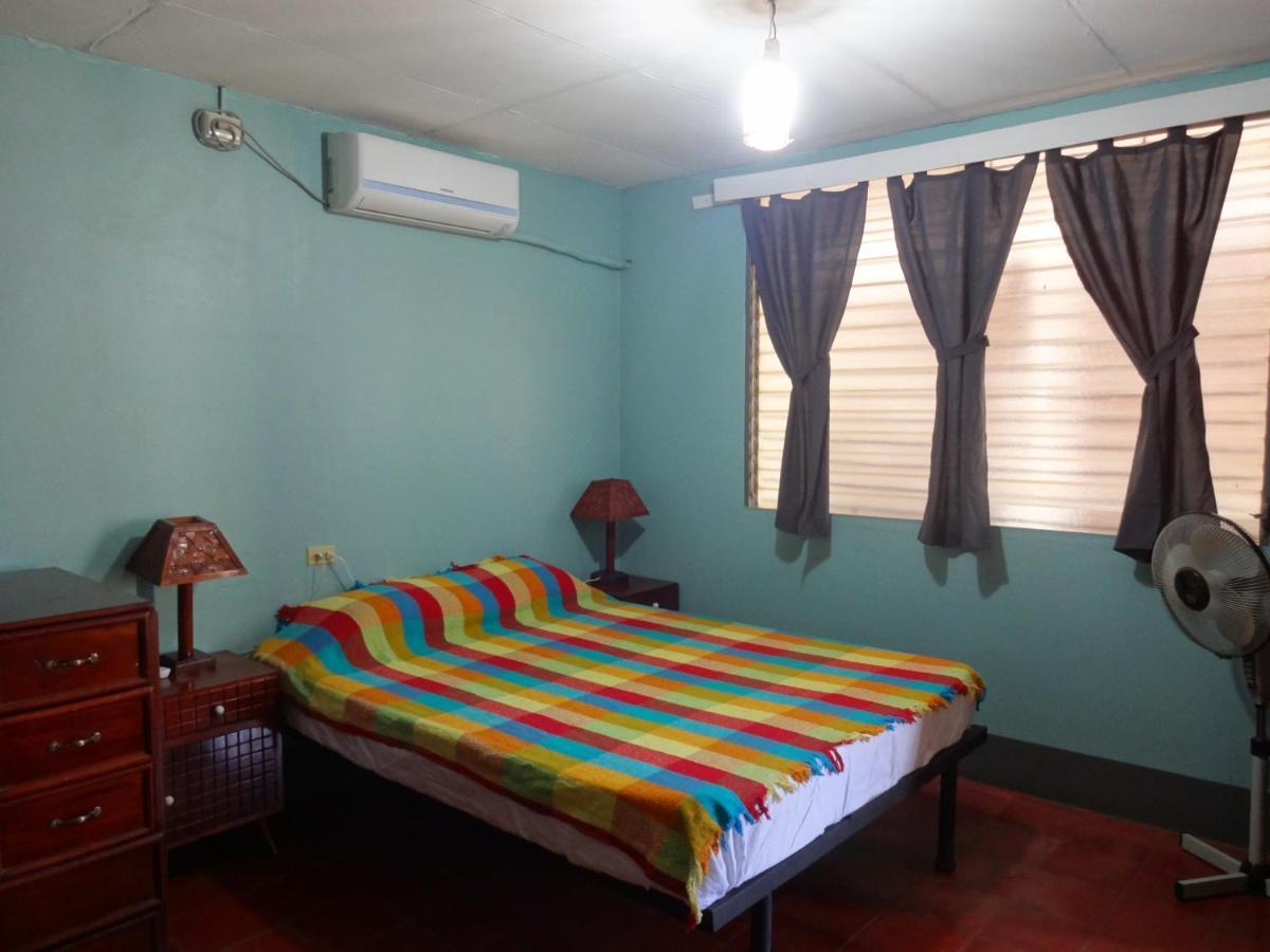 Hostal Harvest House León 外观 照片
