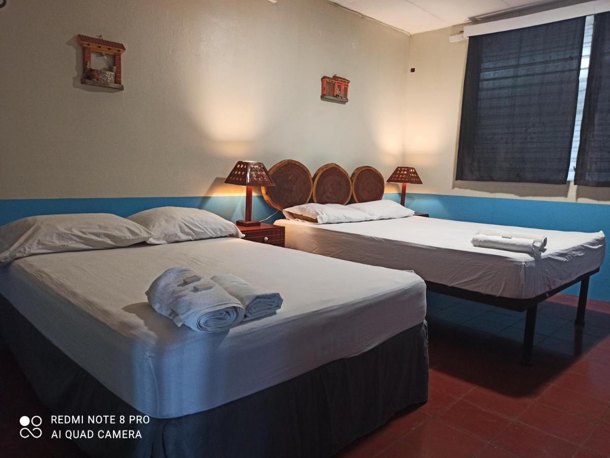 Hostal Harvest House León 外观 照片