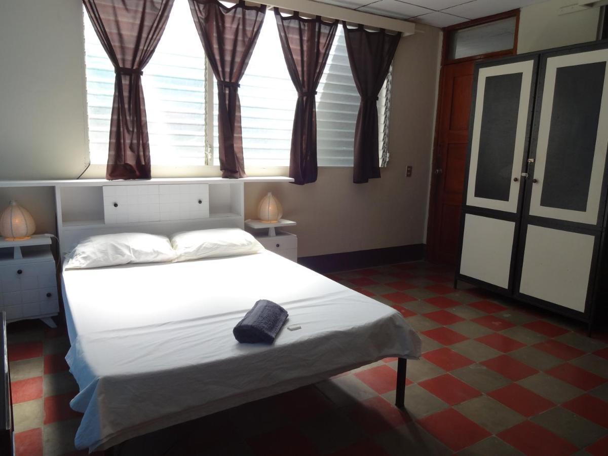 Hostal Harvest House León 外观 照片