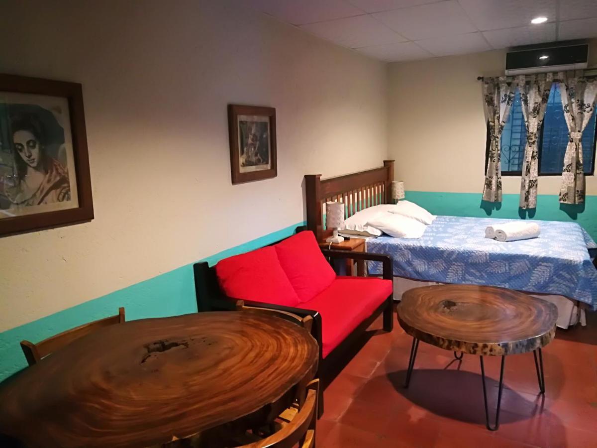 Hostal Harvest House León 外观 照片