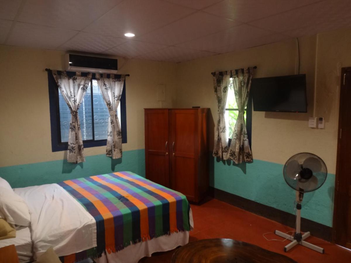Hostal Harvest House León 外观 照片